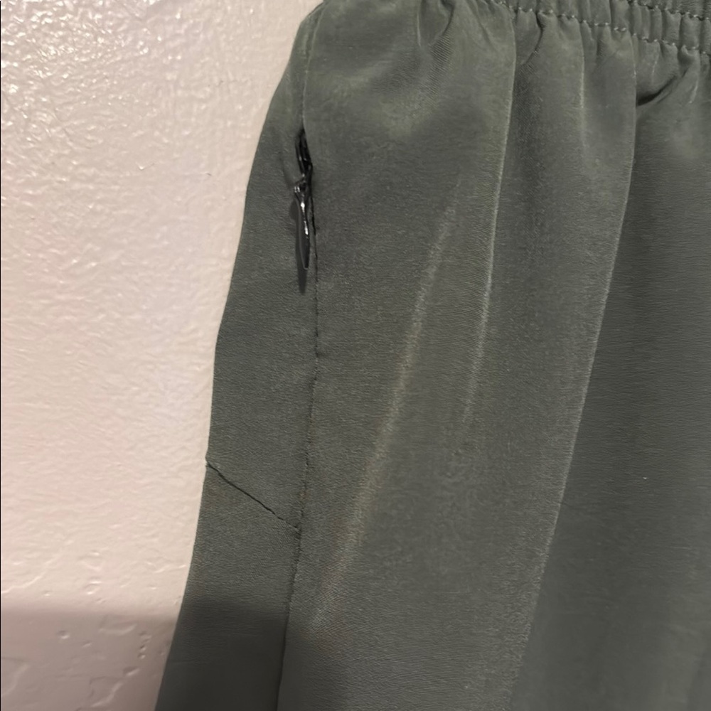 lululemon athletica Olive Athletic Shorts Medium - Picture 4 of 9